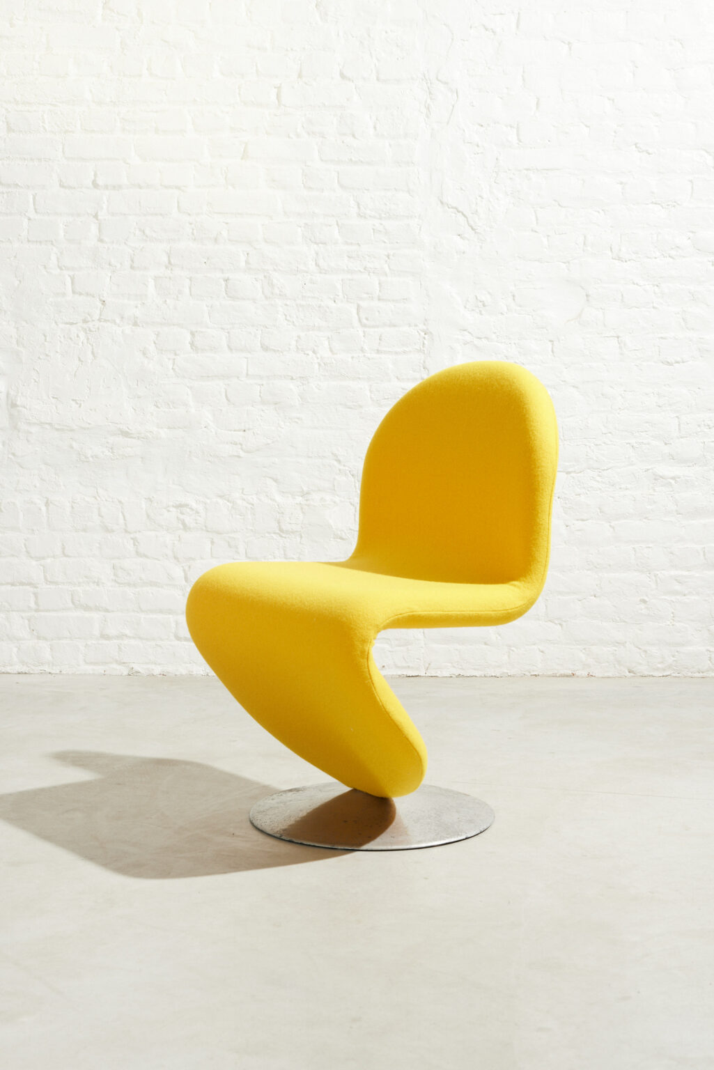 Verner Panton 1,2,3 cantilever chair