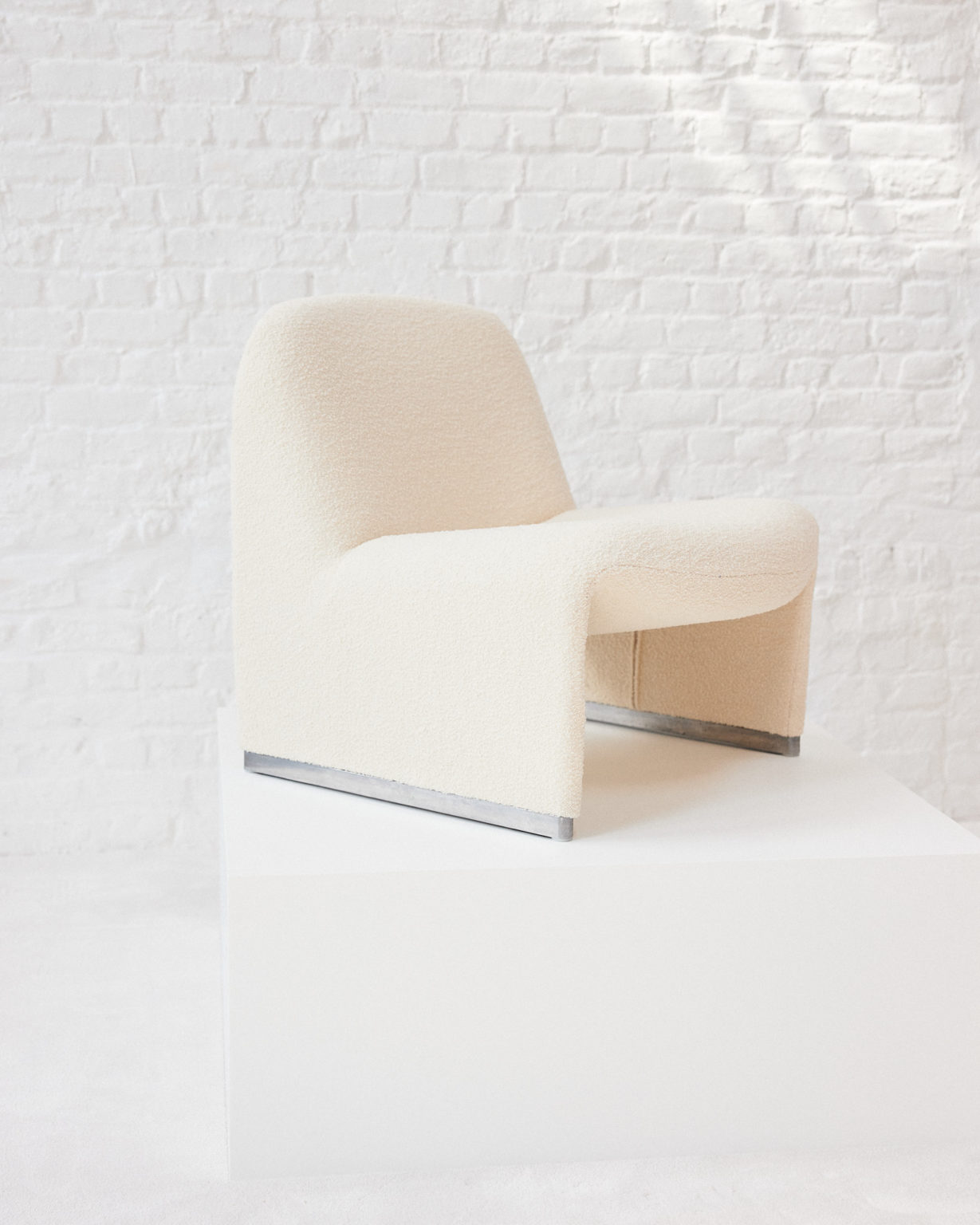 Pair of "Alky" Lounge chairs by Giancarlo Piretti