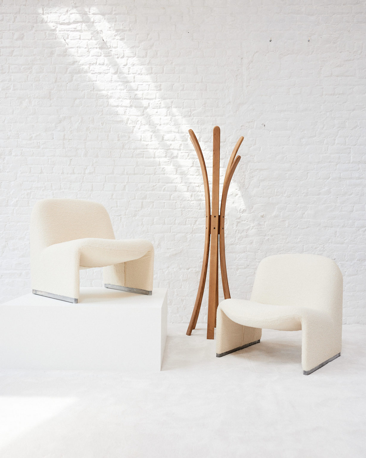 Pair of "Alky" Lounge chairs by Giancarlo Piretti